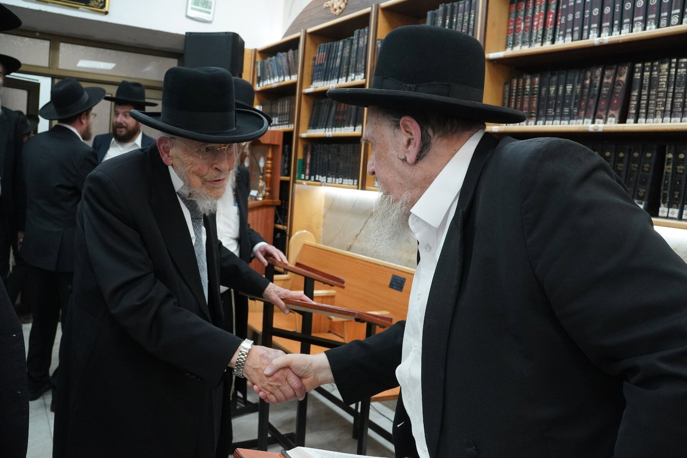 הגר"י אזרחי ב'זכרון מאיר'