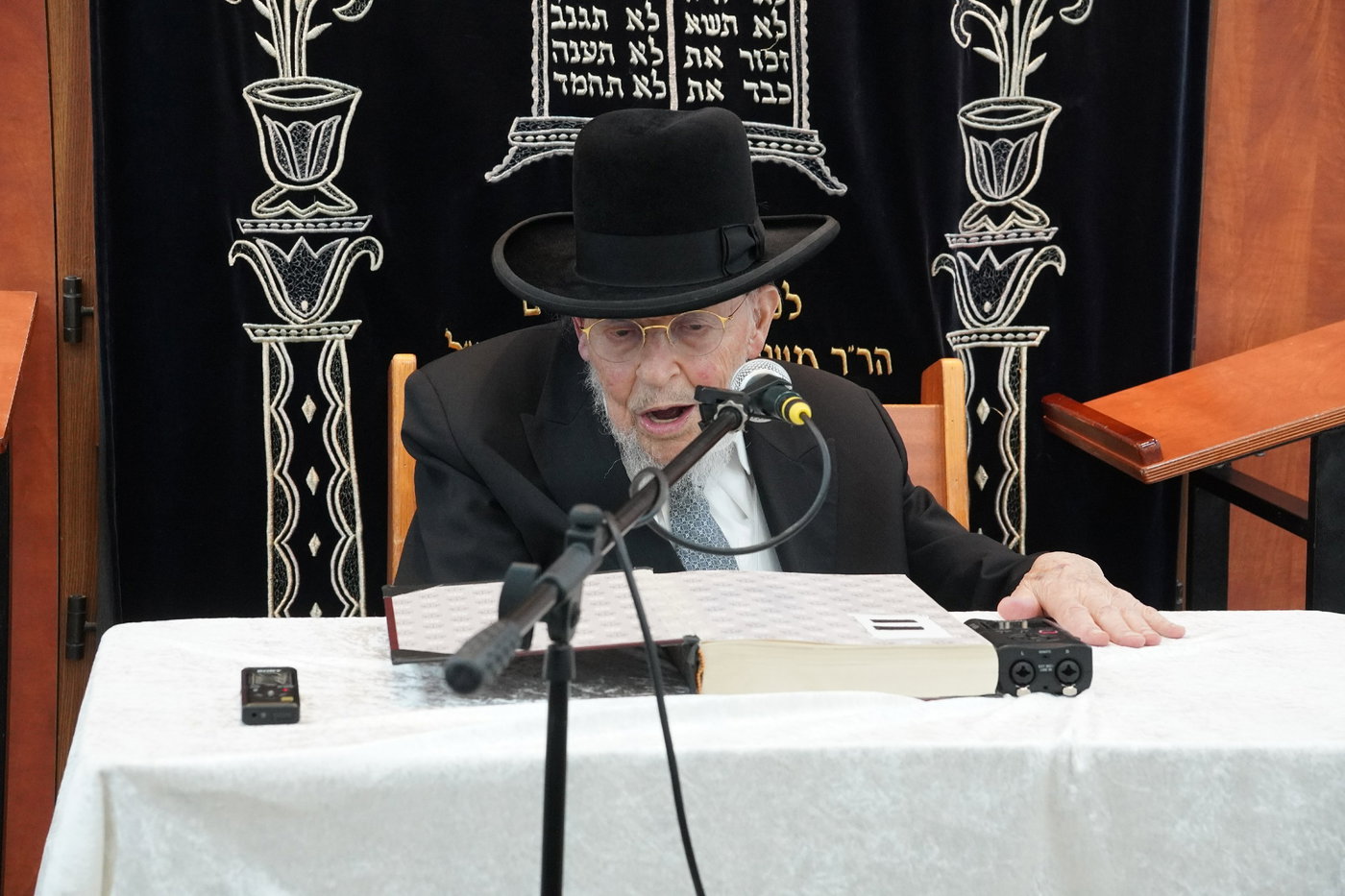 הגר"י אזרחי ב'זכרון מאיר'