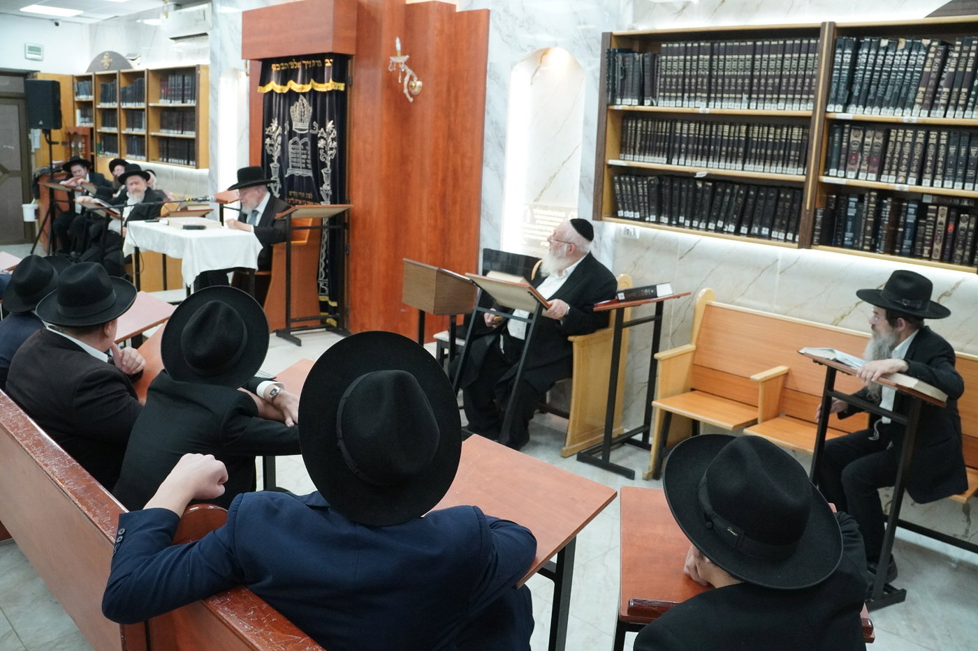 הגר"י אזרחי ב'זכרון מאיר'