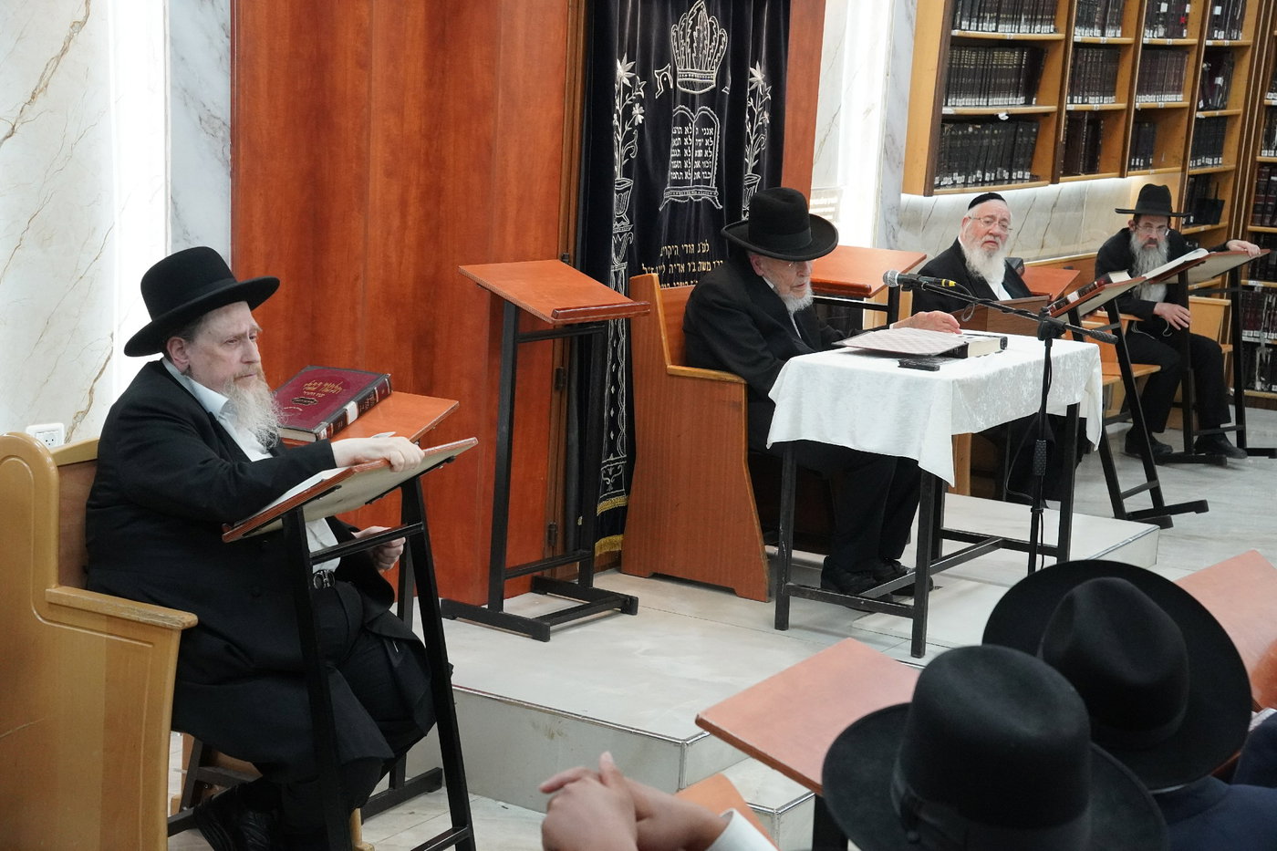 הגר"י אזרחי ב'זכרון מאיר'