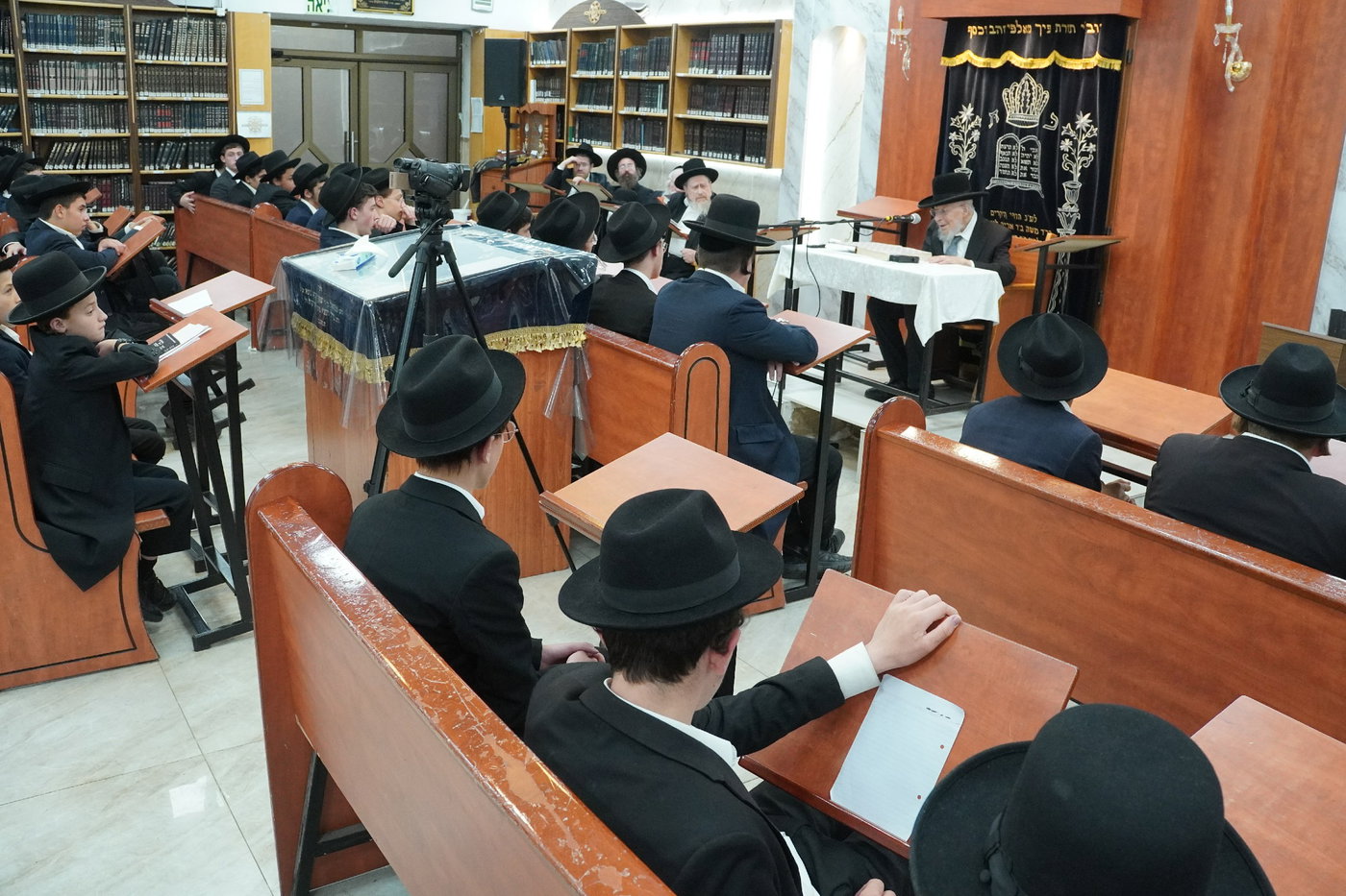הגר"י אזרחי ב'זכרון מאיר'