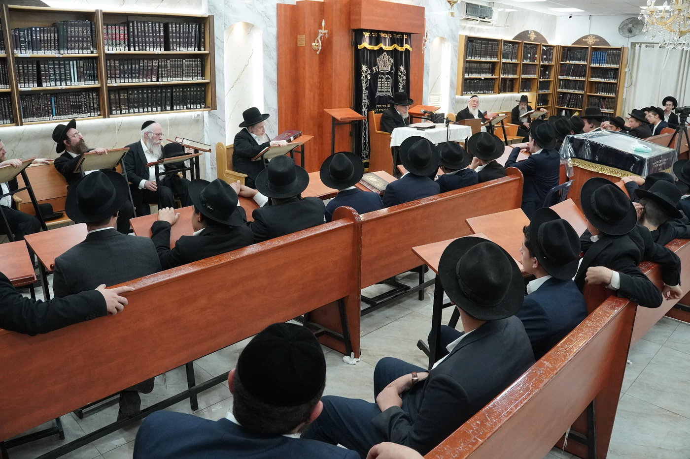 הגר"י אזרחי ב'זכרון מאיר'