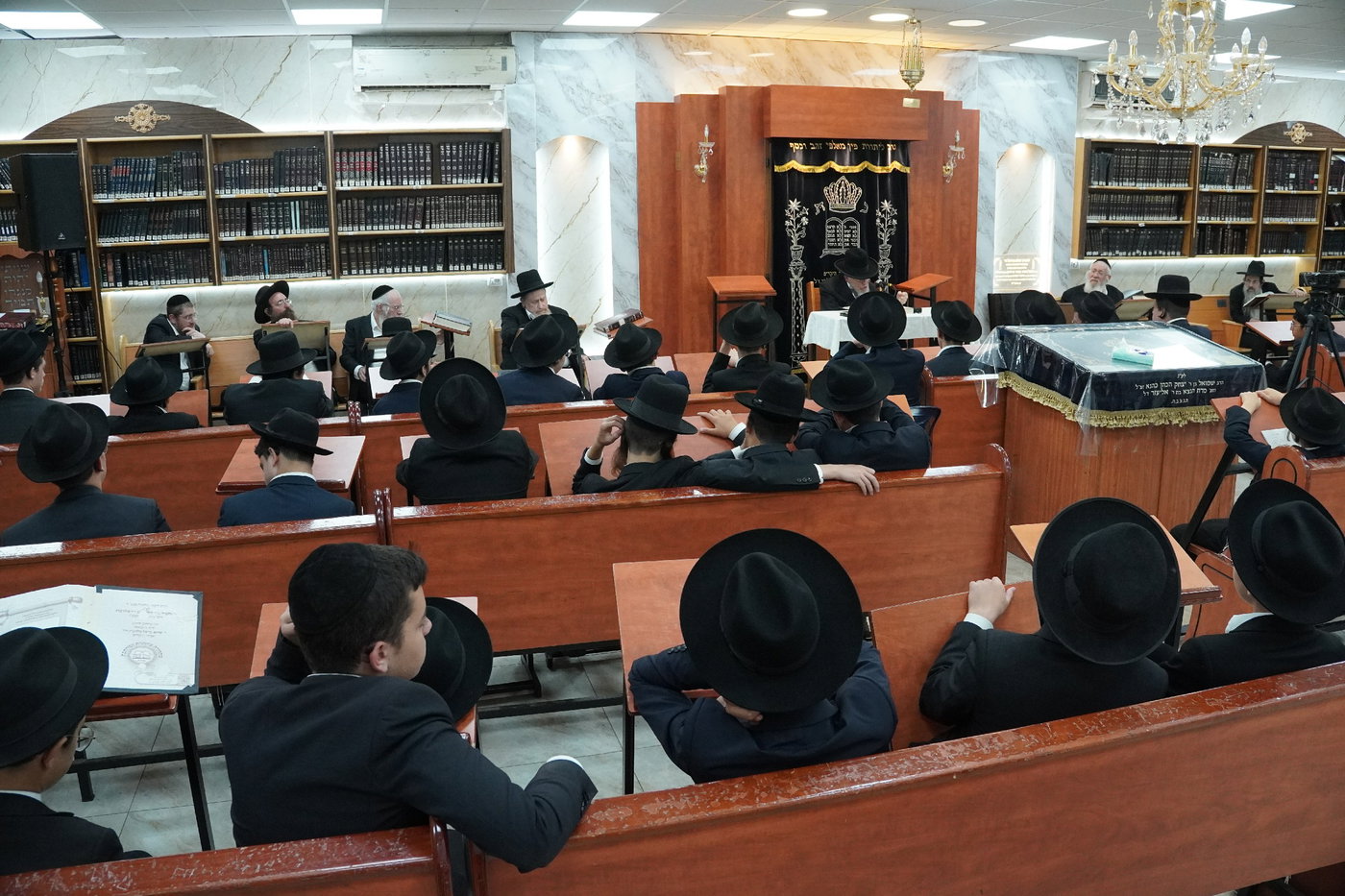 הגר"י אזרחי ב'זכרון מאיר'