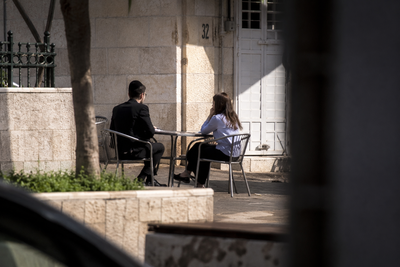 "אחותי נתפסה על חם בעיצומה של השבת" | הסוד המשפחתי שהתגלה בשידוכים
