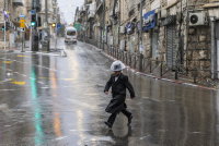 החורף קופץ לביקור מוקדם: גשם, סופות רעמים וחשש להצפות