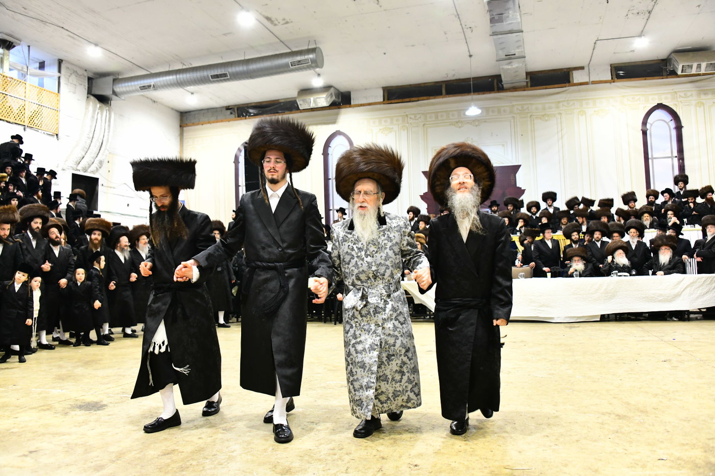 שמחת בית מכנובקא בעלזא - נדבורנה י-ם - מעליץ - יערסלוב