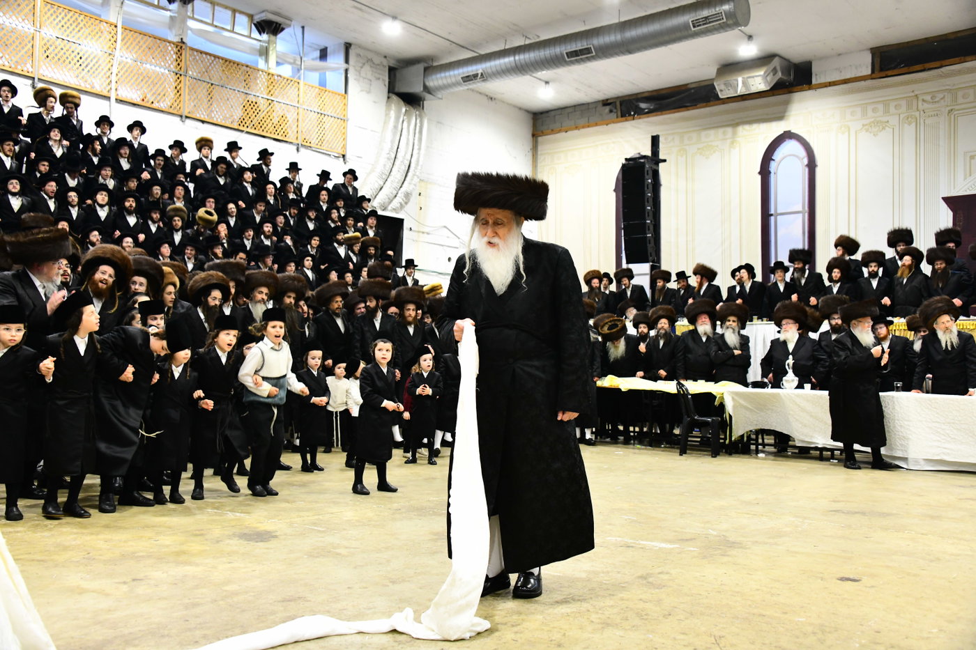 שמחת בית מכנובקא בעלזא - נדבורנה י-ם - מעליץ - יערסלוב
