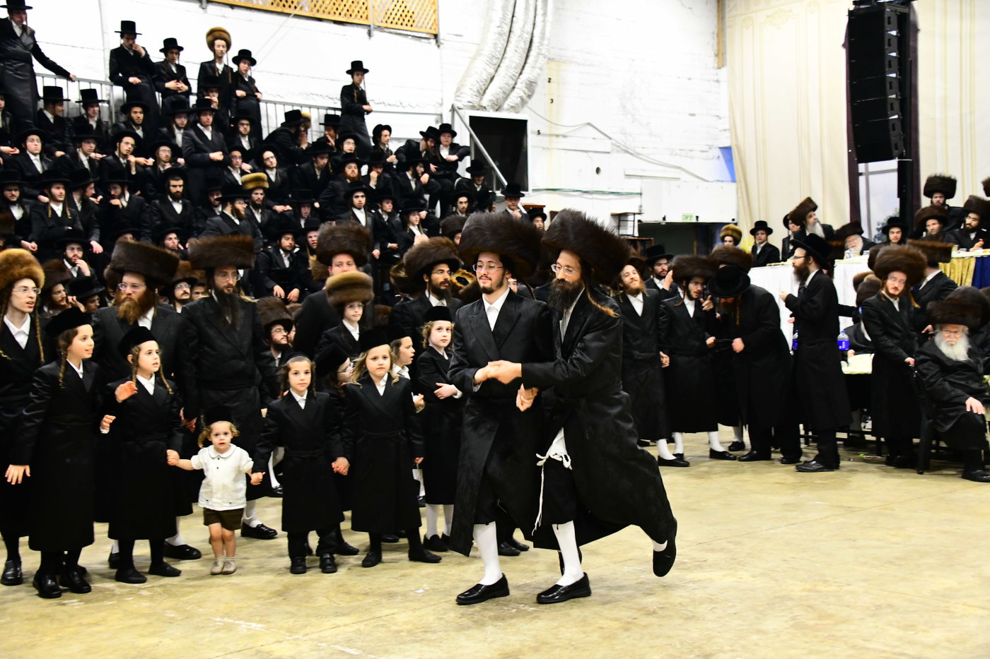 שמחת בית מכנובקא בעלזא - נדבורנה י-ם - מעליץ - יערסלוב