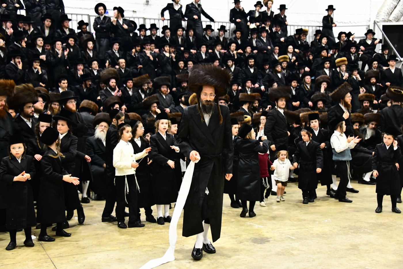 שמחת בית מכנובקא בעלזא - נדבורנה י-ם - מעליץ - יערסלוב