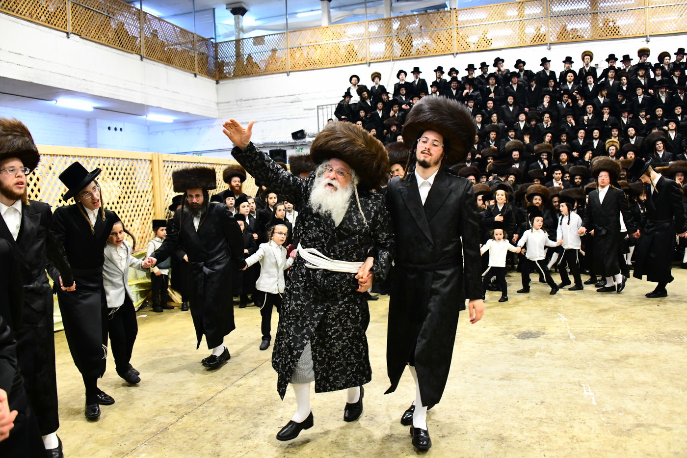 שמחת בית מכנובקא בעלזא - נדבורנה י-ם - מעליץ - יערסלוב