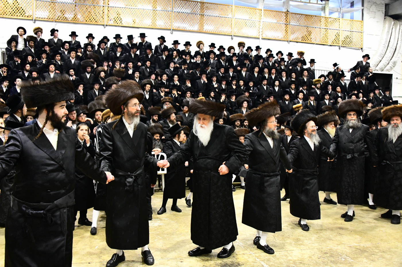 שמחת בית מכנובקא בעלזא - נדבורנה י-ם - מעליץ - יערסלוב