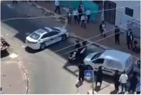 מהומה בבני ברק: ניידת משטרה צבאית נכנסה לעיר, עשרות כיתרו אותה