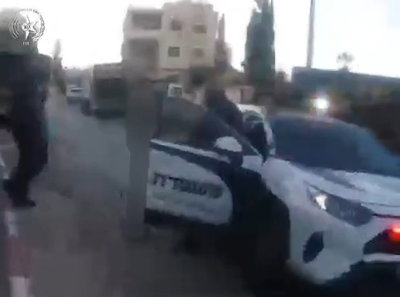 "חכה חכה": הבן החשוד פרץ לבית אביו עם סכין שעות אחרי ששוחרר | צפו