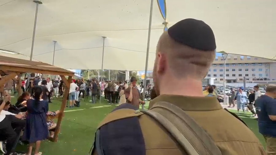 סמל ג בראיון
