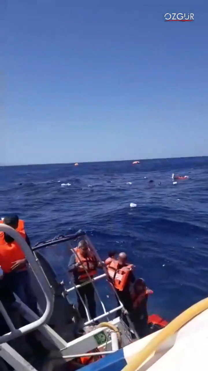 תיעוד מחריד: הרגעים האחרונים לפני טביעת הספינה בקפריסין | מספר ההרוגים עולה