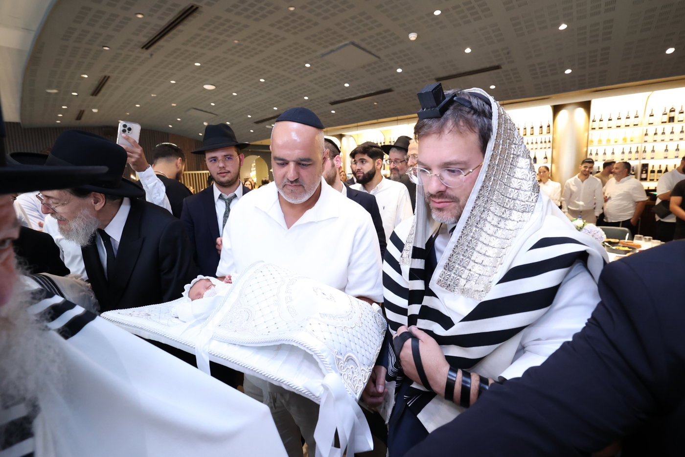 שמחת הברית לבנו של הסופר ואיש התקשורת שלמה קוק
