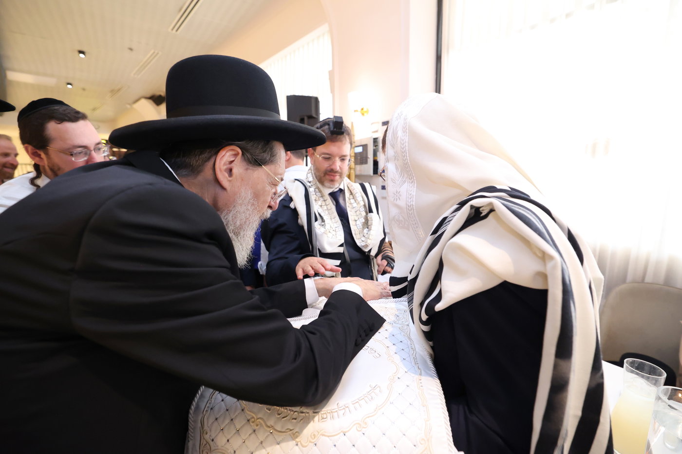 שמחת הברית לבנו של הסופר ואיש התקשורת שלמה קוק