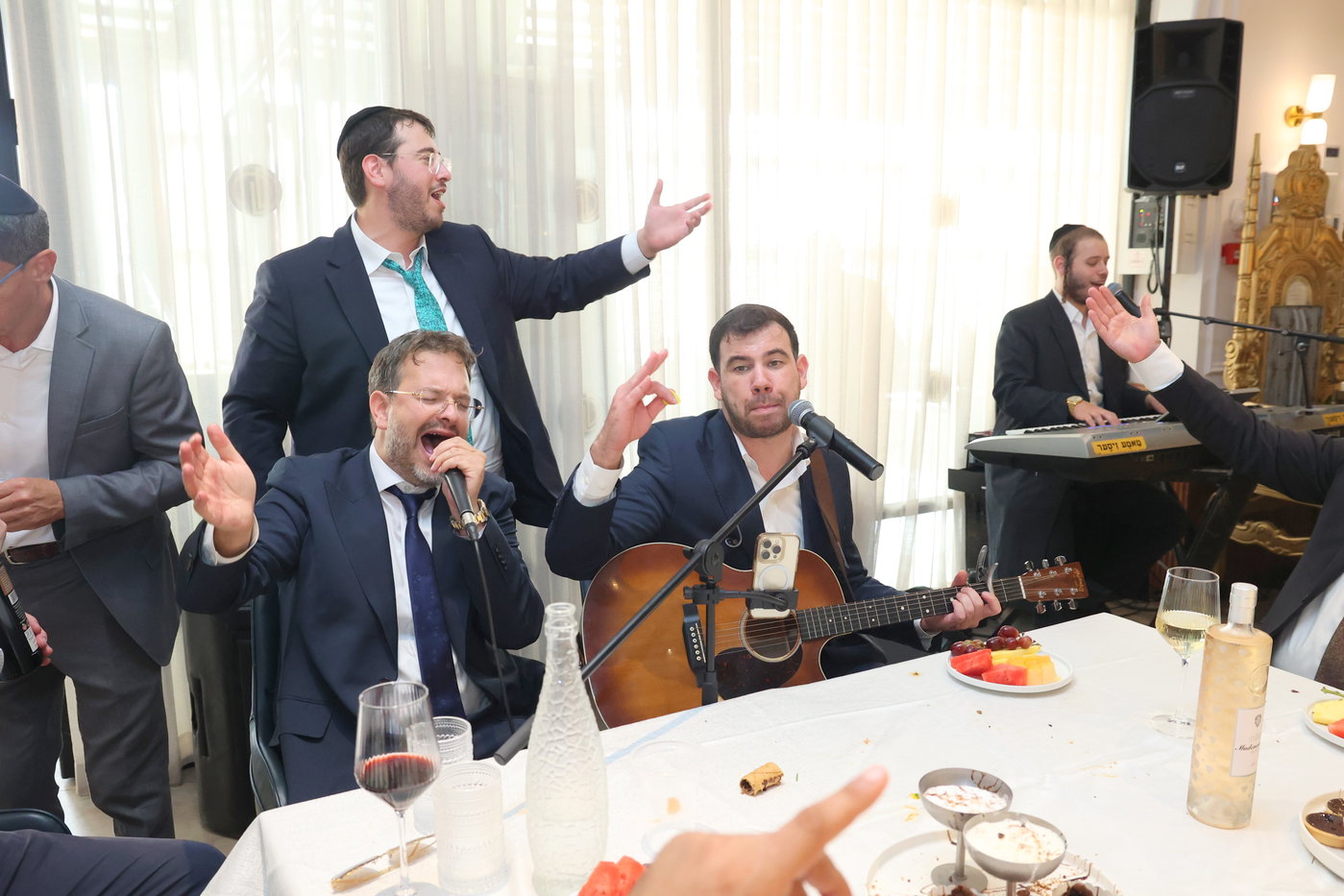שמחת הברית לבנו של הסופר ואיש התקשורת שלמה קוק