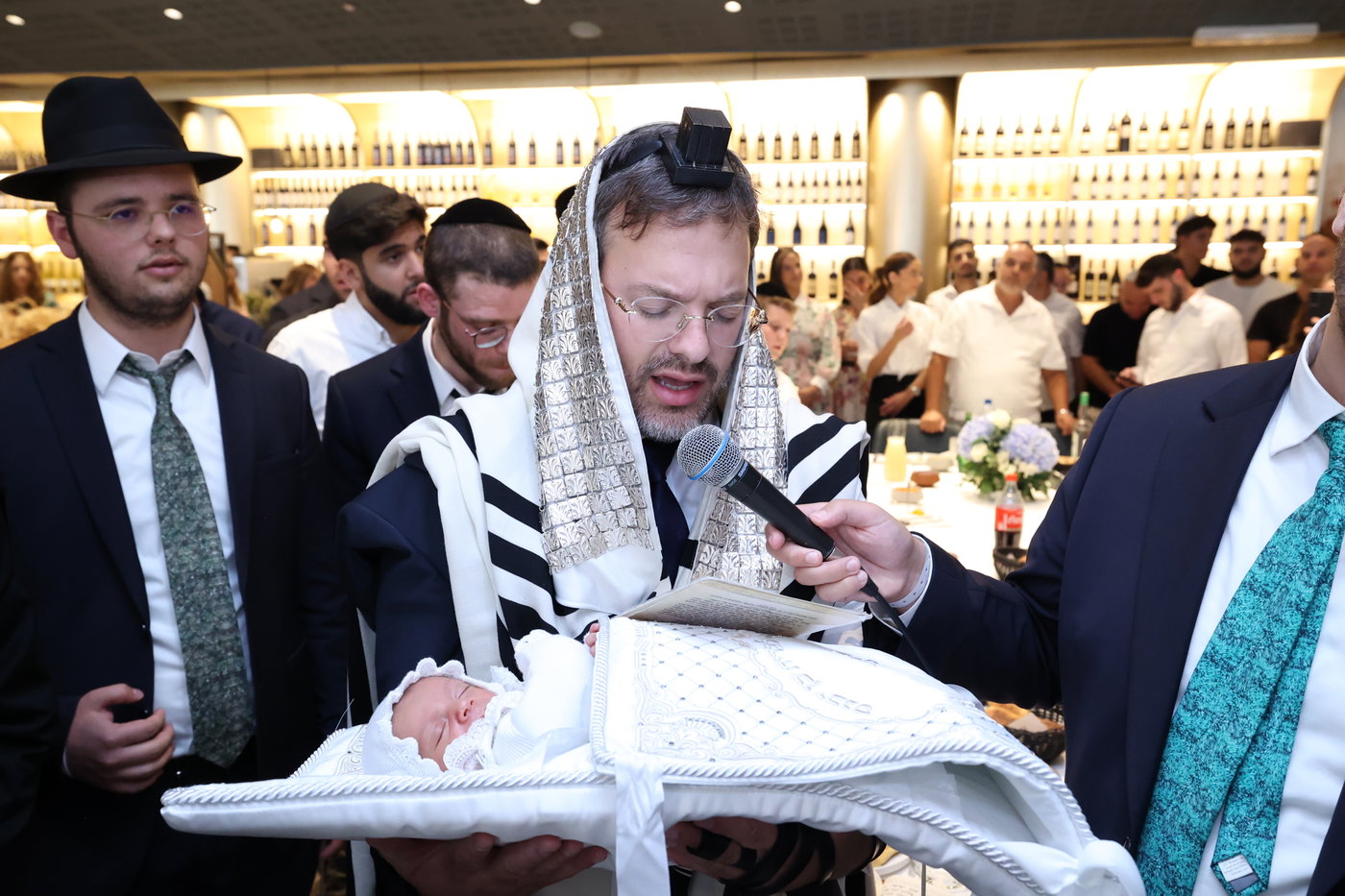 שמחת הברית לבנו של הסופר ואיש התקשורת שלמה קוק