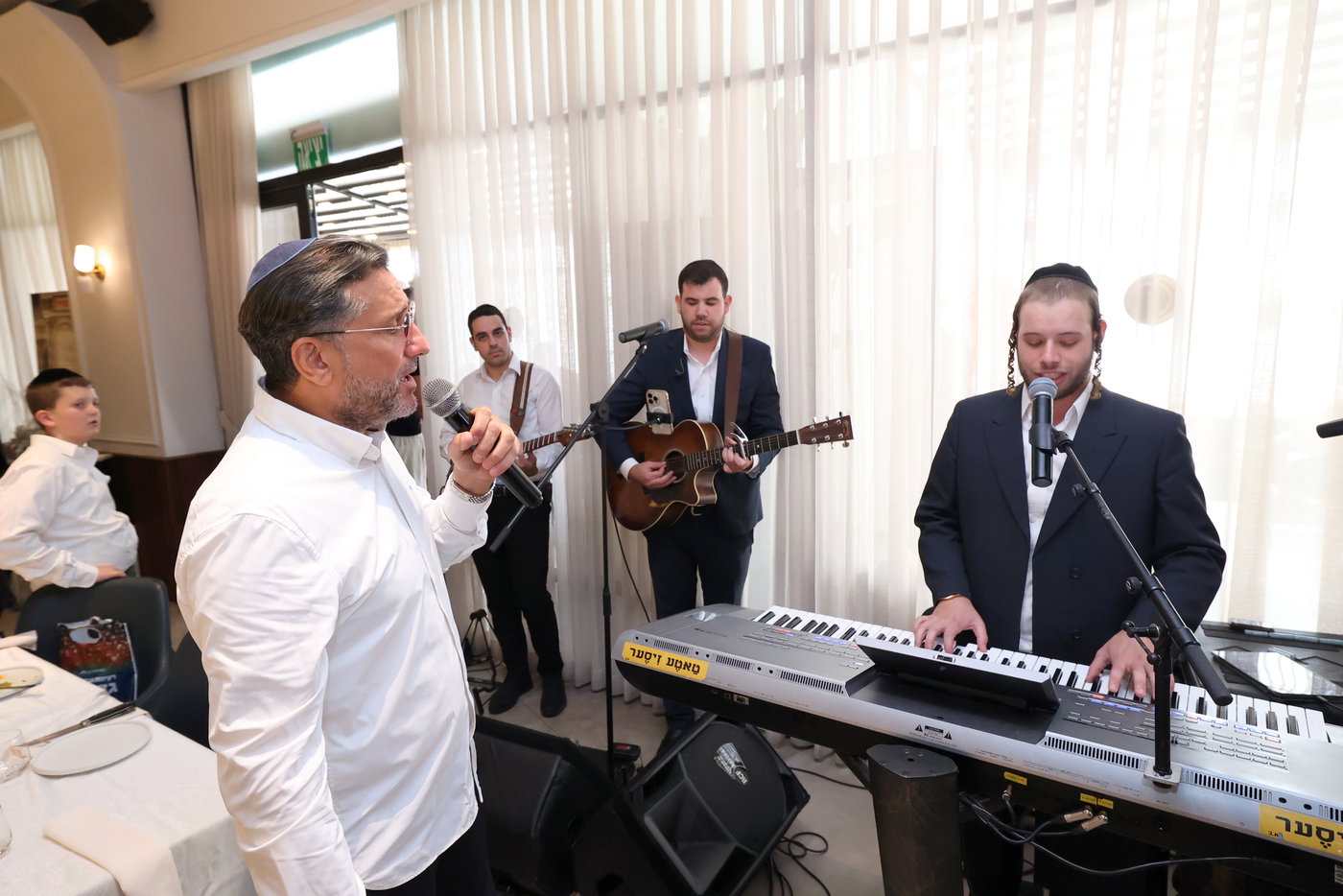 שמחת הברית לבנו של הסופר ואיש התקשורת שלמה קוק