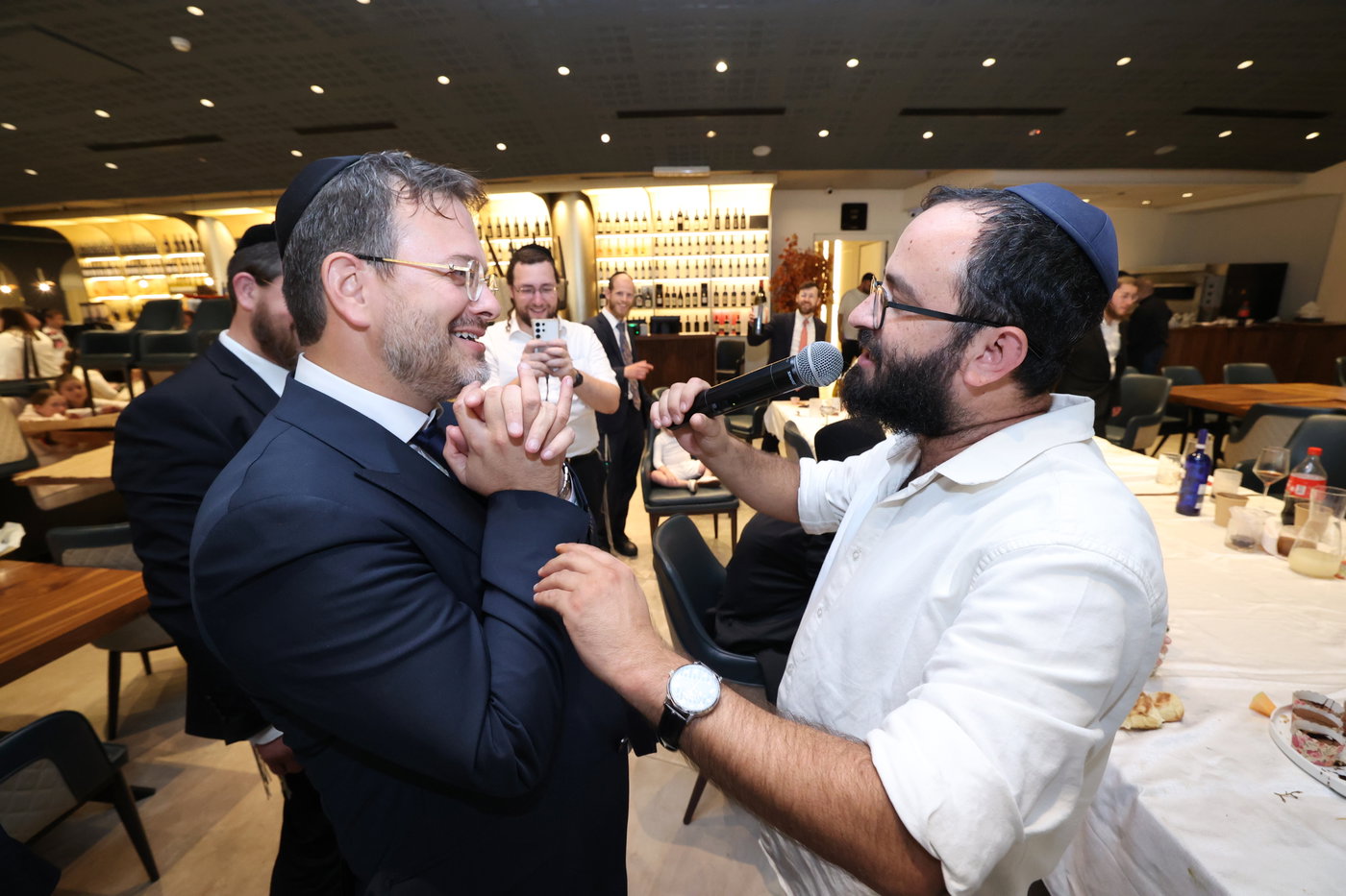 שמחת הברית לבנו של הסופר ואיש התקשורת שלמה קוק