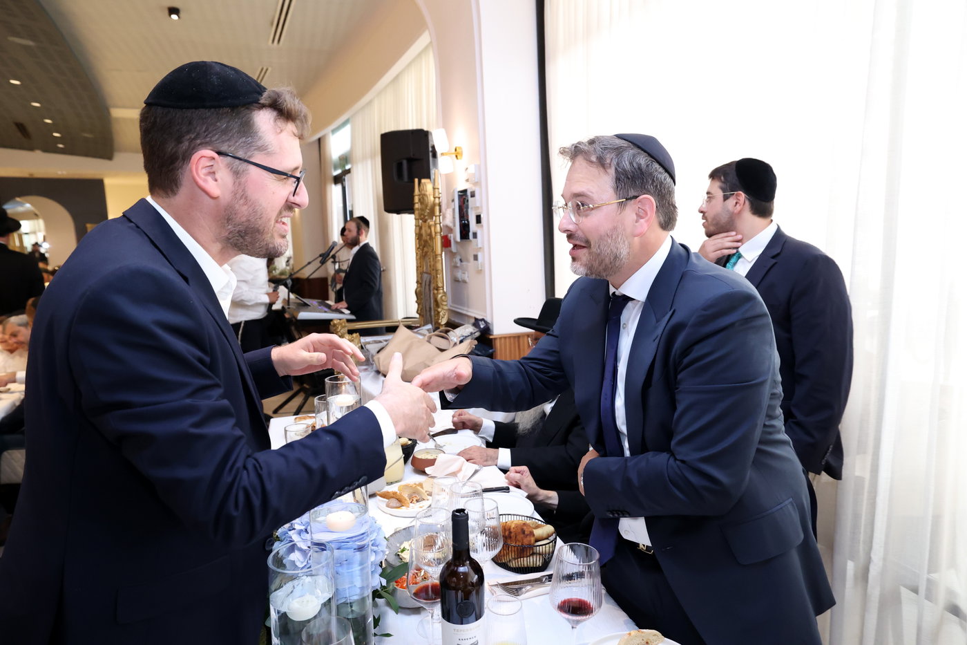 שמחת הברית לבנו של הסופר ואיש התקשורת שלמה קוק