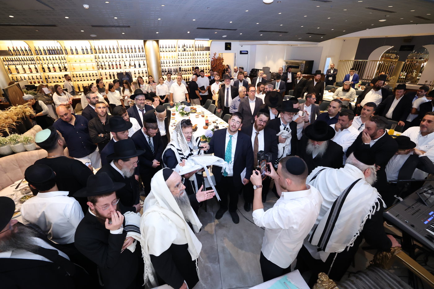 שמחת הברית לבנו של הסופר ואיש התקשורת שלמה קוק