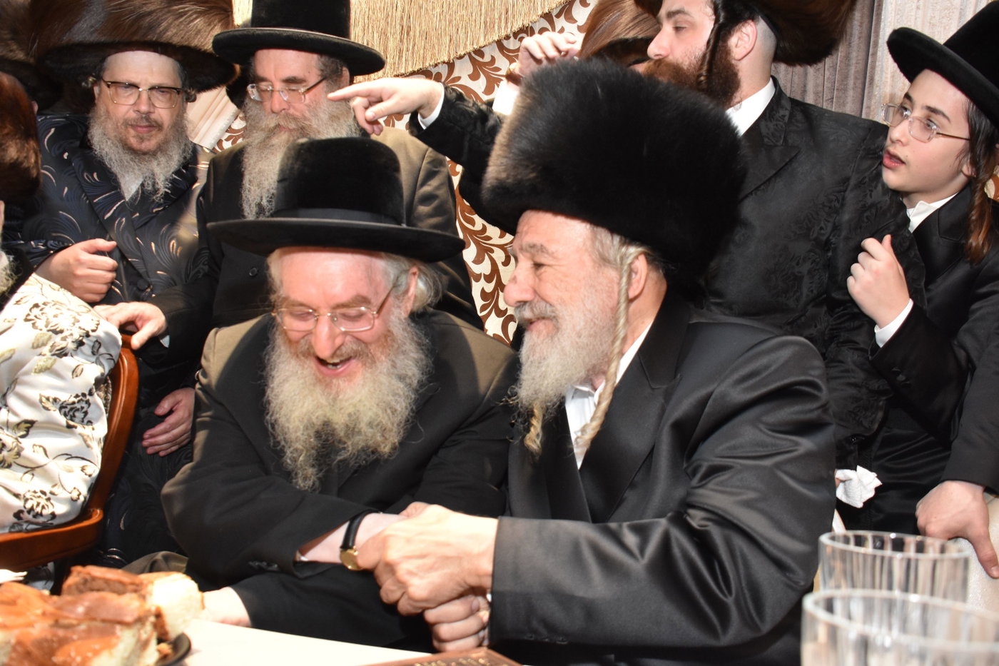 האדמו"ר מקארלין בשמחה