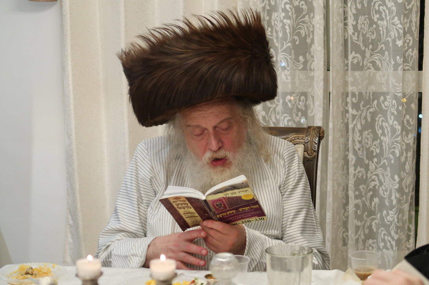 האדמו"ר ממבקשי אמונה בברכפלד