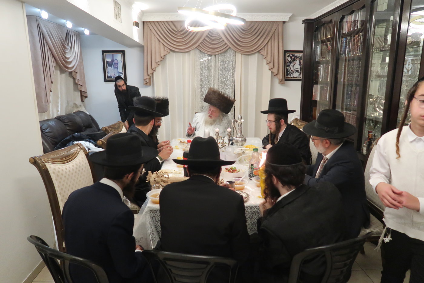 האדמו"ר ממבקשי אמונה בברכפלד