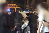 דרמה לילית: בחור ישיבה הותקף ברחוב, תושב שנחלץ לעזרתו נחתך בפניו
