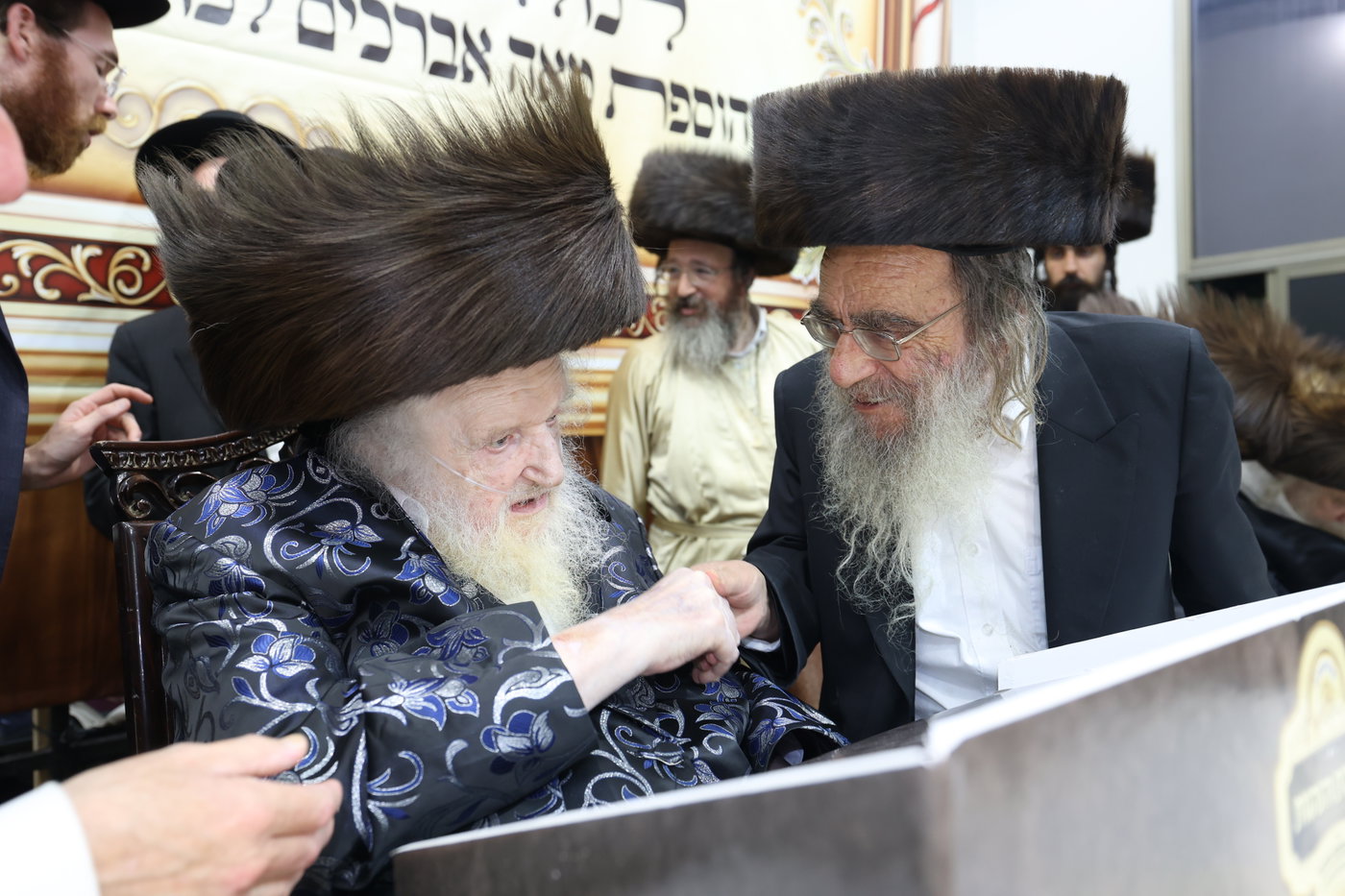 המעמד בכולל תשובות והנהגות