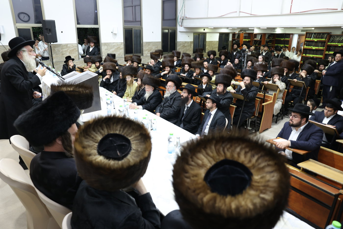 המעמד בכולל תשובות והנהגות
