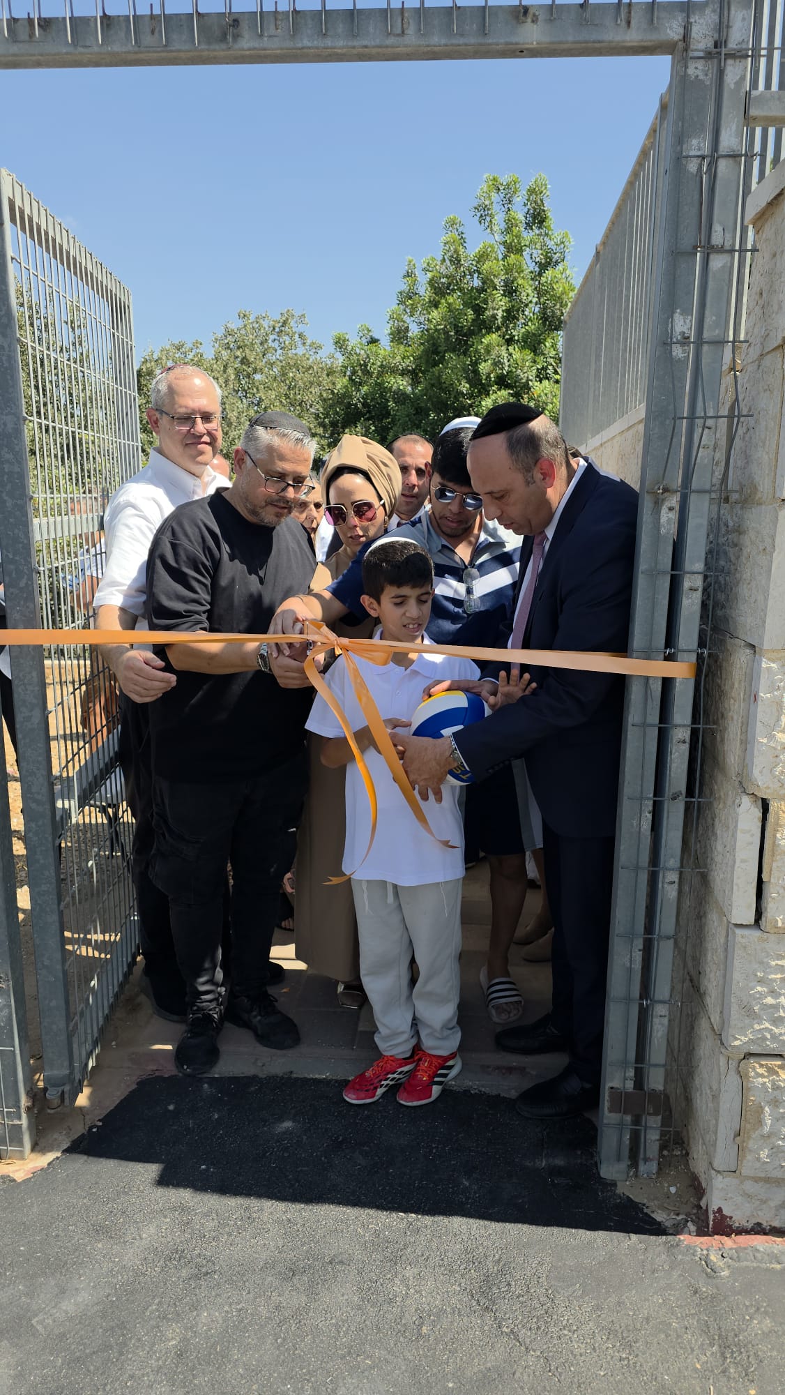 פתיחת המגרש