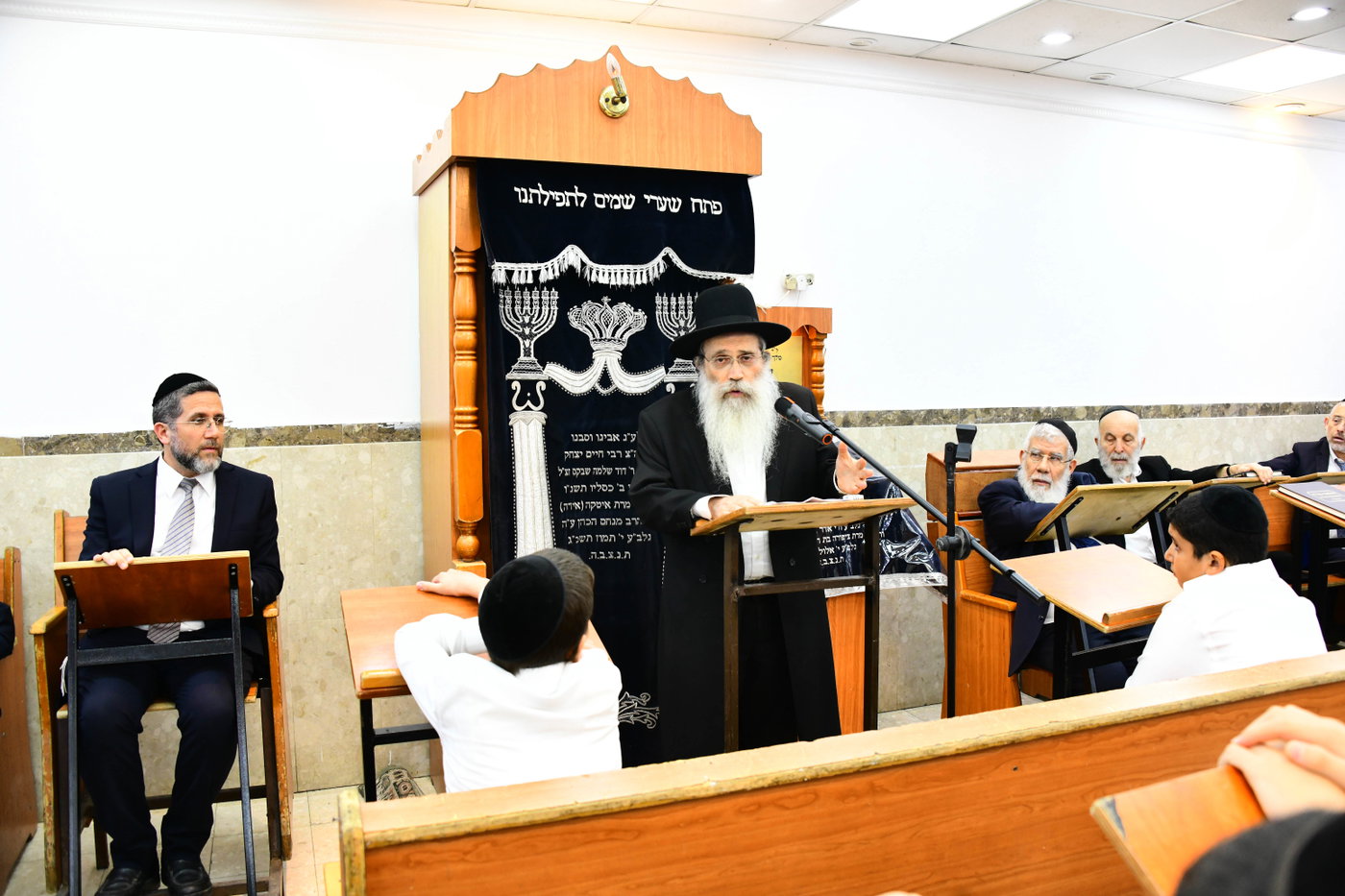 הגאון רבי שרגא שטיינמן בישיבת 'שיח יצחק'