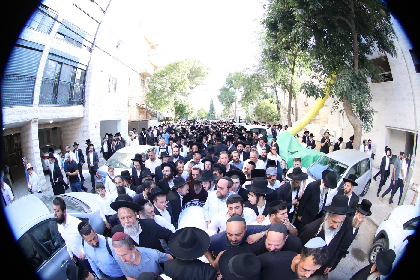 הלוויית האדמו"ר מביאלה אוסטרובא זצ"ל