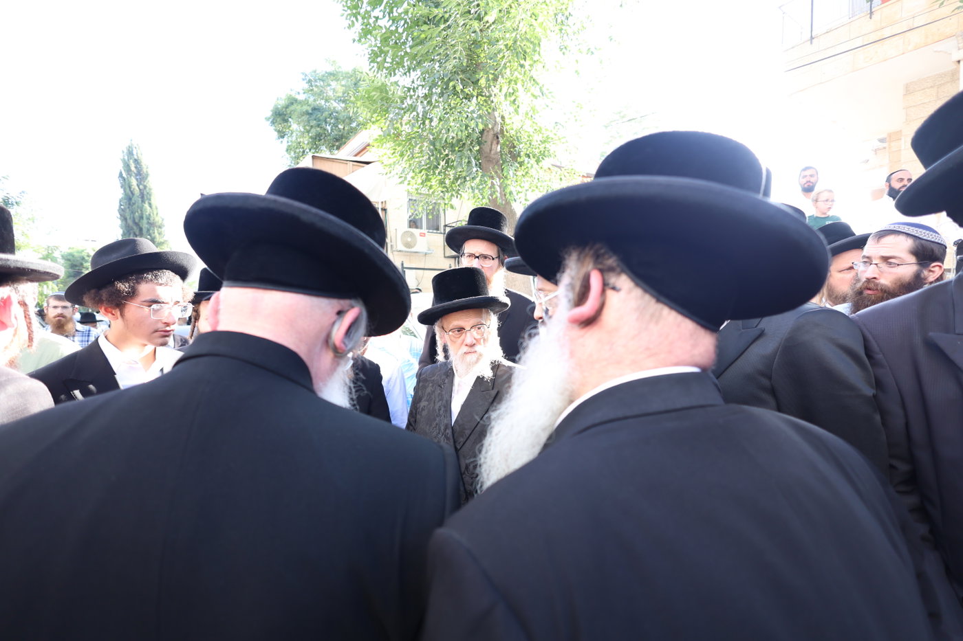 הלוויית האדמו"ר מביאלה אוסטרובא זצ"ל