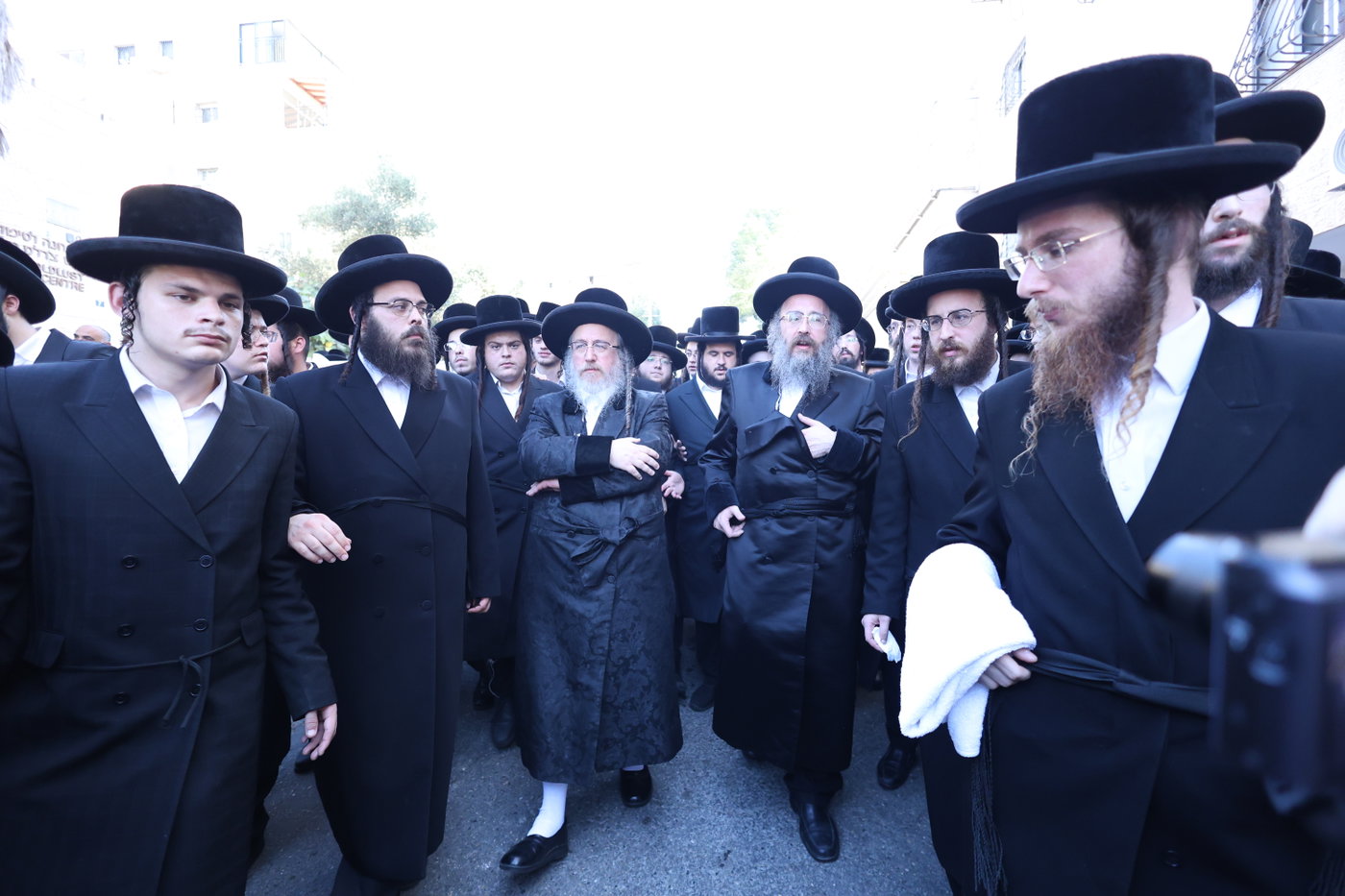 הלוויית האדמו"ר מביאלה אוסטרובא זצ"ל