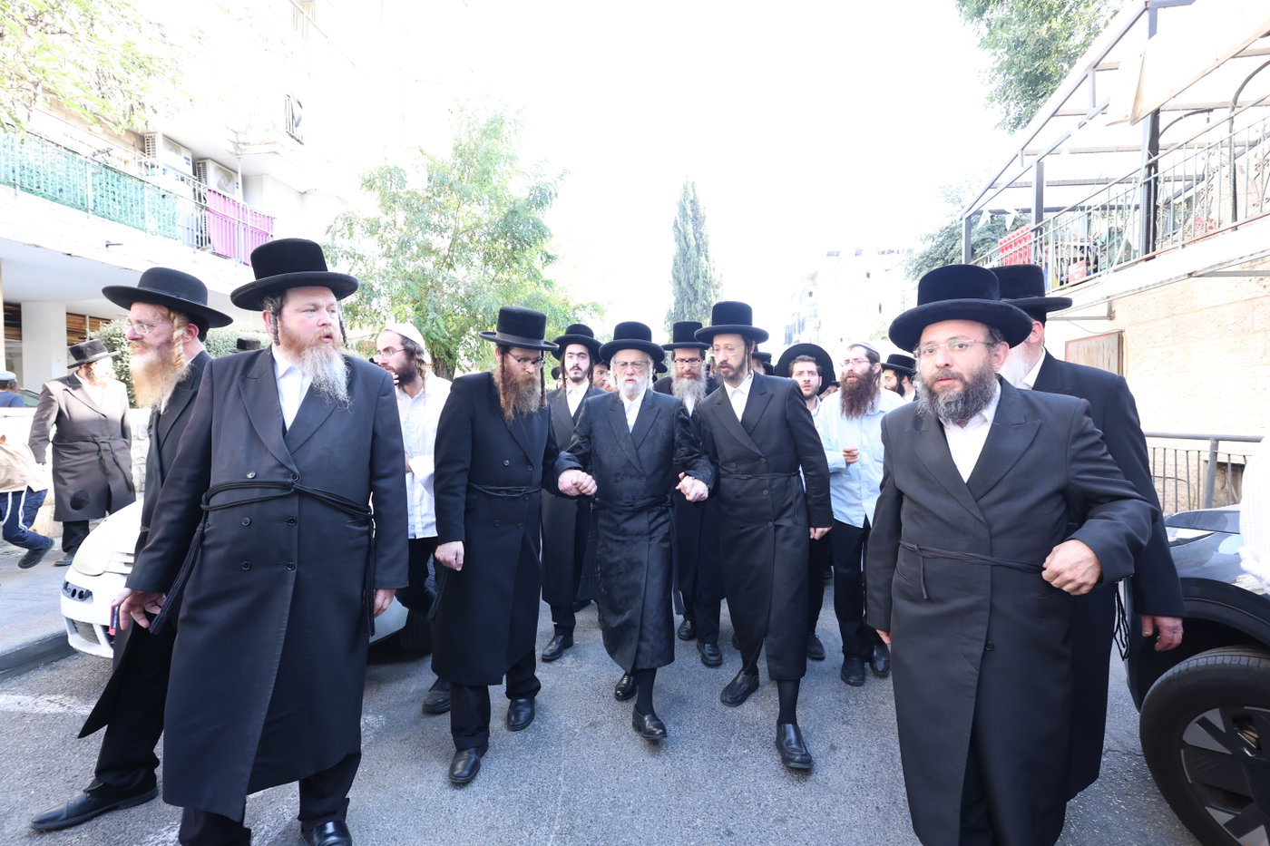 הלוויית האדמו"ר מביאלה אוסטרובא זצ"ל