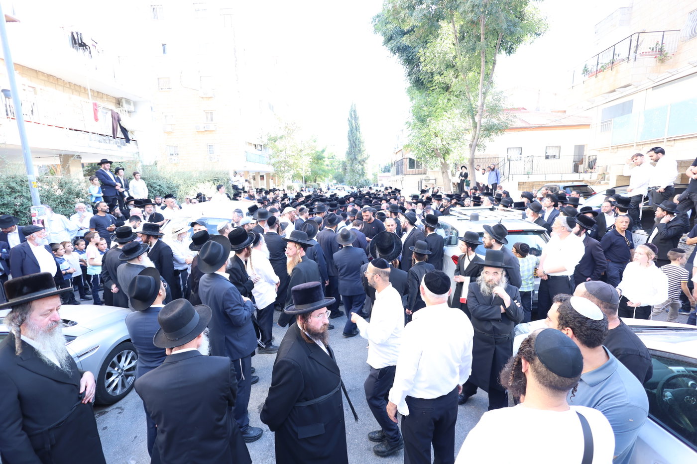 הלוויית האדמו"ר מביאלה אוסטרובא זצ"ל