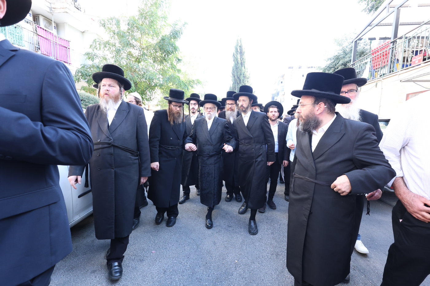 הלוויית האדמו"ר מביאלה אוסטרובא זצ"ל
