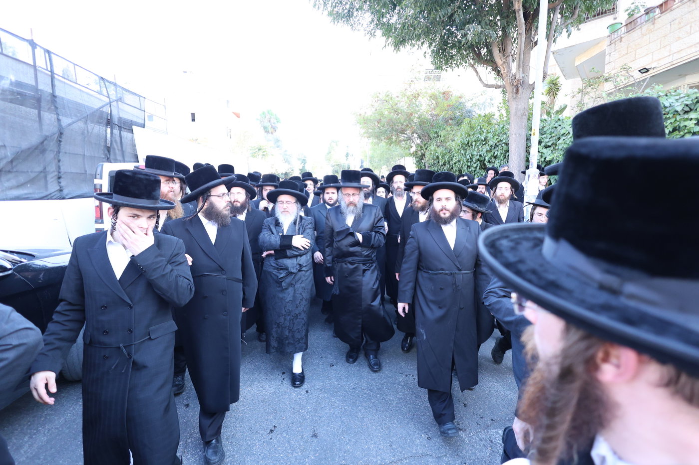 הלוויית האדמו"ר מביאלה אוסטרובא זצ"ל