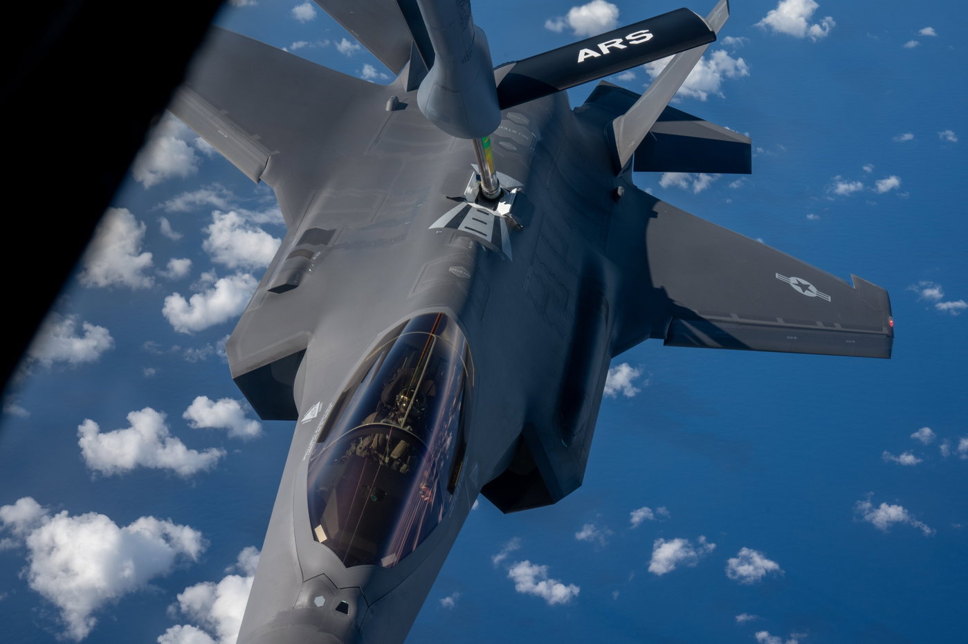 מטוס קרב חמקן מסוג F-35 Lightning II