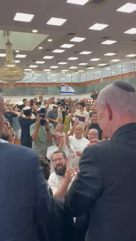 בחורי הישיבה שרו בלהט "ואינקמה מפלסטין יימח שמם"; כך נתניהו הגיב