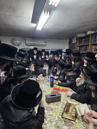 האדמו"ר מויז'ניץ מונסי בביקור אצל הגר"ז ארנסטר