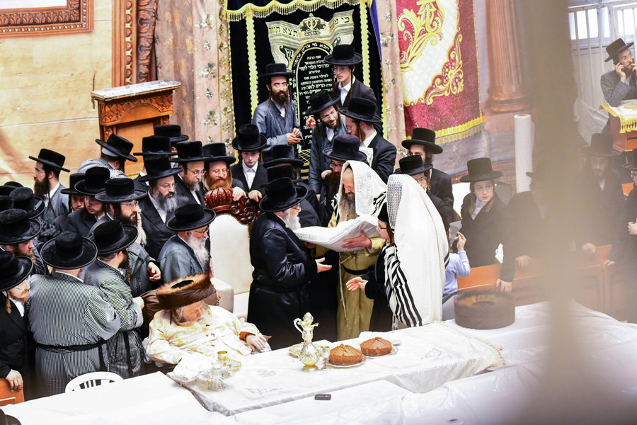 רגע לפני ההמראה; האדמו"ר ממונסי הופיע בתולדות אברהם יצחק