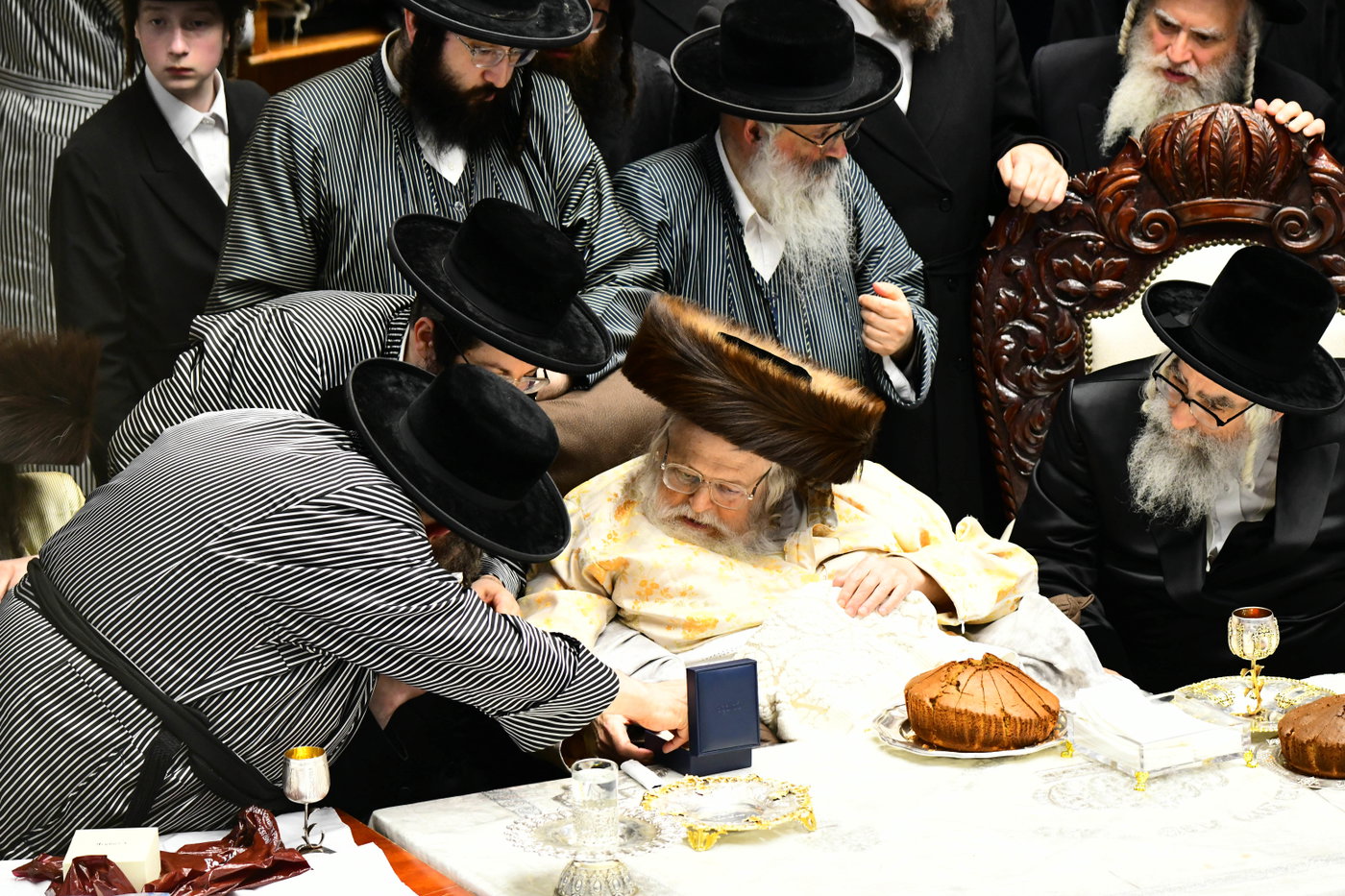 האדמו"ר מויז'ניץ מאנסי בתולדות אברהם יצחק