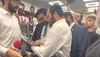 דוקר בעיניים: ממדאני נכנס לחנות בבורו פארק והתקבל בחיבוקים