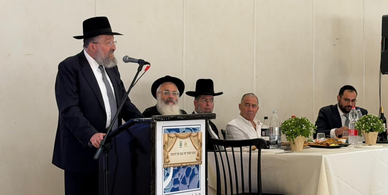 הוא לא היה מוכן לזה: הגבאים התכנסו לכנס השנתי - והכינו הפתעה לרב