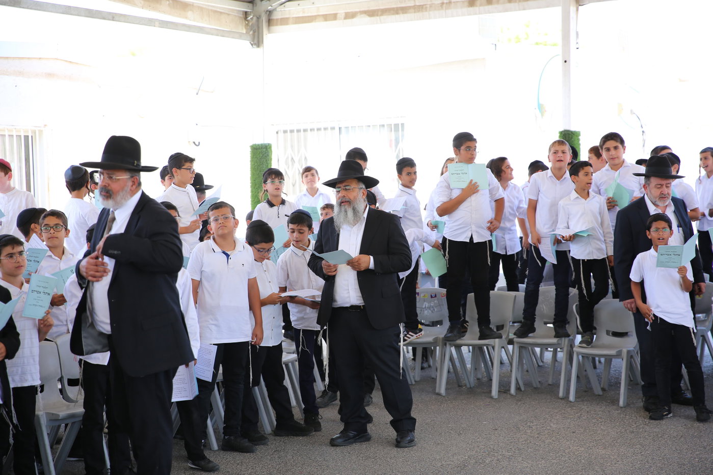 בצהרי היום: ילדי קרית הרצוג אמרו סליחות וקיבלו ארטיקים